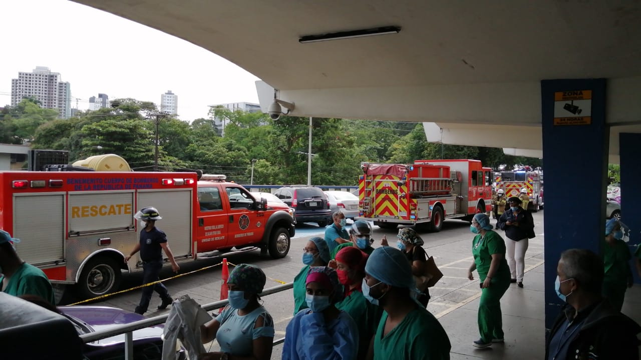 En total se desalojaron a 32 pacientes no COVID-19 del edificio de la Especializada de la CSS.