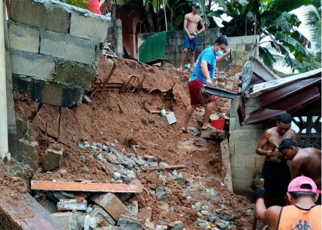 En el sector El Límite, colapsó el muro tras la fuerte lluvia. Fotos. Diómedes Sánchez S. 