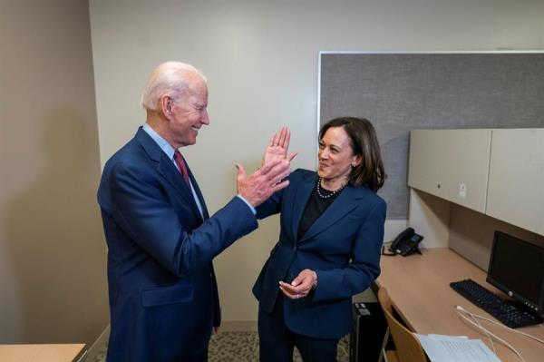 El precandidato demócrata a la Presidencia de Estados Unidos, Joseph Biden anunció la escogencia de Kamala Harris, FOTO/EFE