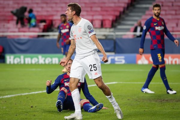 Thomas Müller festeja uno de los goles del Bayern. Foto:EFE