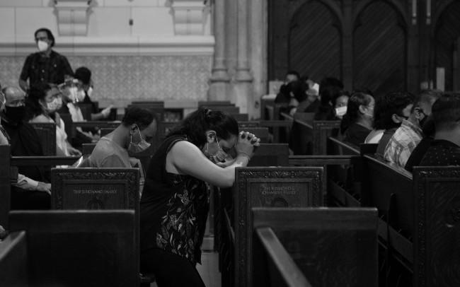 Debes ser agradecido porque estás vivo, y tienes la oportunidad hoy de alabar su nombre con la oración, que es tan importante. Foto: EFE.