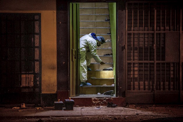 El Ministerio del Interior aclaró en un comunicado que la Policía no utilizó en ningún momento armas o gases lacrimógenos para desalojar el local donde se celebraba la fiesta, como afirmaron vecinos de la zona a medios locales.