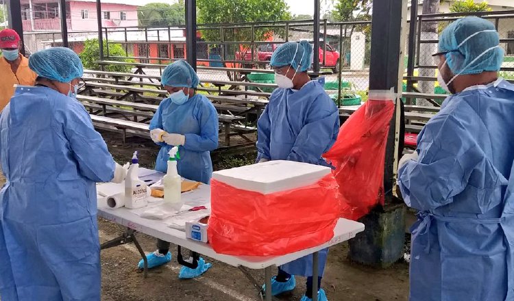 El equipo de respuesta rápida se dirige a las residencias de los pacientes con previa comunicación. Twitter Minsa.