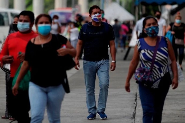 La reapertura de actividades, están condicionadas a que se mantenga la disciplina y que el RT no se dispare. Foto/EFE