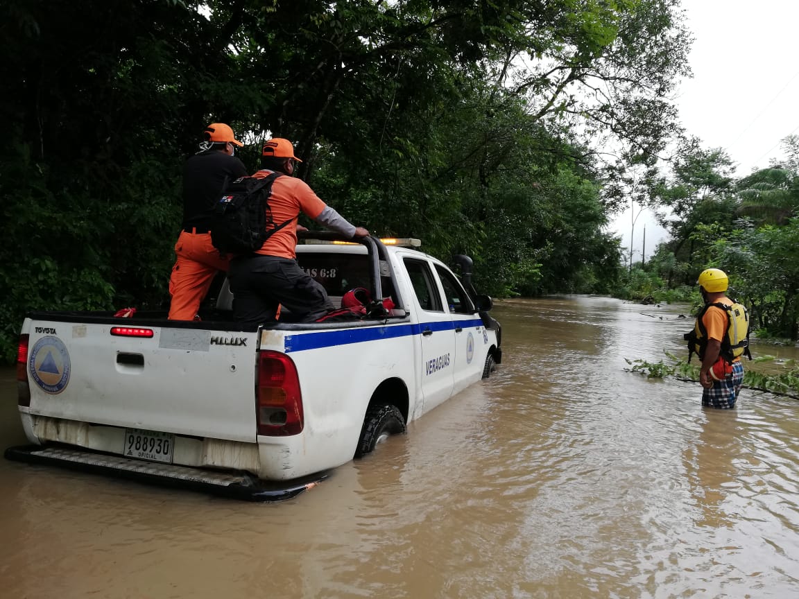 Ha sido imposible llegar a algunos sectores debido a las inundaciones y deslizamientos de tierra.