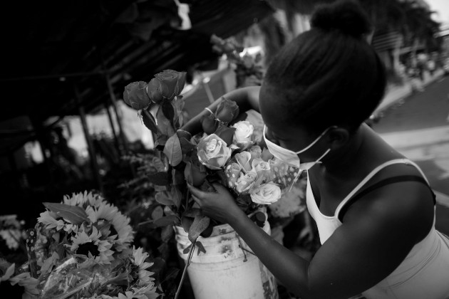 Los informales en Panamá bordean el 50% de la población económicamente activa. Por consiguiente, un gran segmento  que está entre los más golpeados por la pandemia. Foto: EFE.