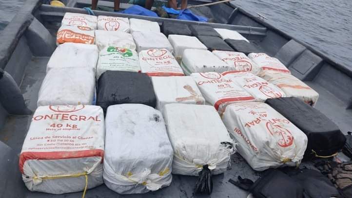 Mil 769 paquetes de cocaína y 21 paquetes de marihuana, fueron detectados el 27 de agosto, que eran transportados en una lancha rápida, que fue interceptada por una nave del Servicio Nacional Aeronaval (Senan) a unas quince millas náuticas al noreste de Isla Grande en la costa atlántica.