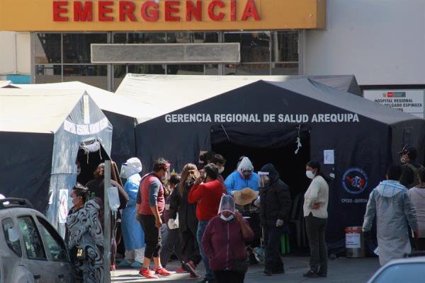 El primer grupo será monitoreado por la Cayetano Heredia y un segundo grupo de 3.000 voluntarios, que se inscribirán en septiembre, lo será por la de San Marcos. FOTO/EFE