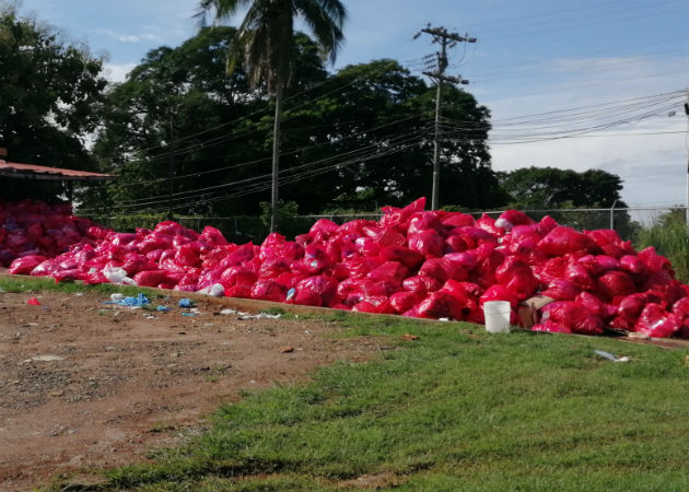 La mayor parte de las bolsas estaban al aire libre. Fotos: Eric A. Montenegro.