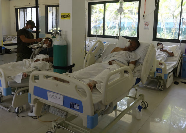Policía y Ejército filipinos piden la ley marcial en Mindanao tras atentado El doble atentado se perpertró en una céntrica plaza de Jolo en Mindanao. Fotos: EFE.