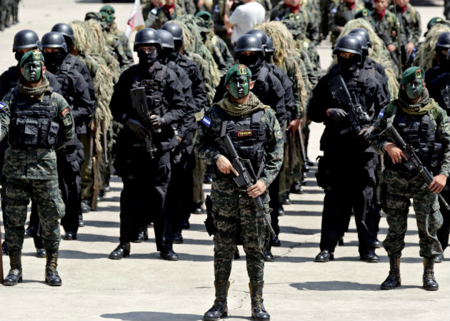 Soldados de Estados Unidos realizan vuelos de entrenamiento en Honduras Los ejercicios se realizan en "asociación y estrecha coordinación" con las fuerzas hondureñas, indicó la Embajada estadounidense en un comunicado. Fotos: Archivo/Ilustrativa.