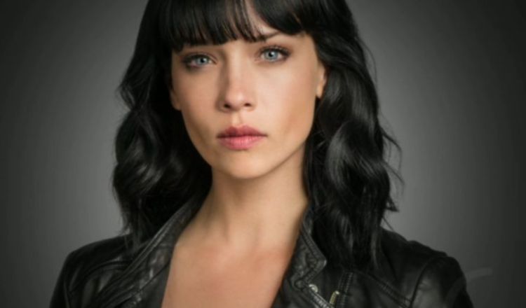 Carolina Miranda como Vicenta Acero. Instagram