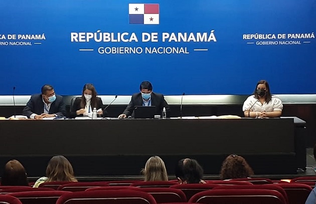 El acto de presentación y apertura de sobres se realizó en el Anfiteatro de la Presidencia. Foto Víctor Arosemena