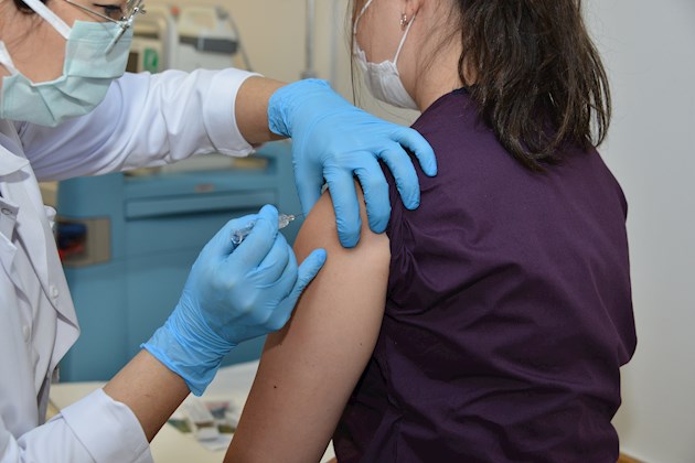 Sinovac anunció el pasado 9 de septiembre que los resultados de los ensayos de su vacuna CoronaVac en las fases 1 y 2 habían mostrado 