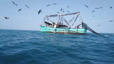 En la reunión con autoridades de Arap participaron participaron más de 30 capitanes de barcos.