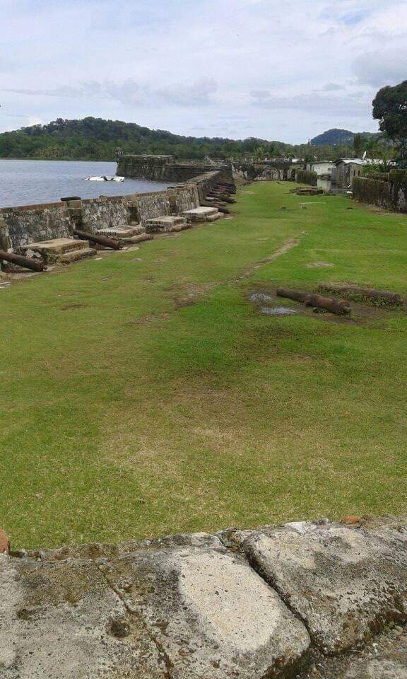 Los habitantes del área, han solicitado que se hagan las restauraciones en el caso de San Lorenzo y Portobelo, para rescatar la historia española en la época de la conquista, y así, generar sus propios ingresos en la industria sin chimenea.