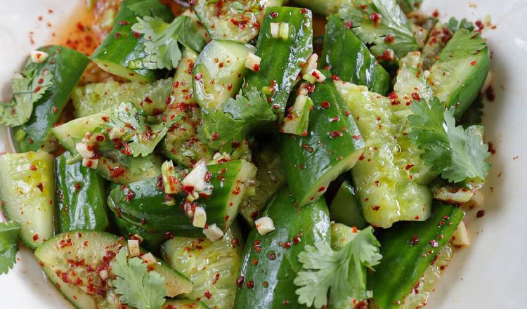 Pueden preparar ensaladas con vegetales, proteína y granos. Cortesía/Alexandra Smith