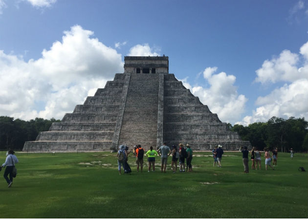  Turistas en la reapertura de la zona arqueológica de Chichén Itzá en Yucatan. Fotos: EFE.