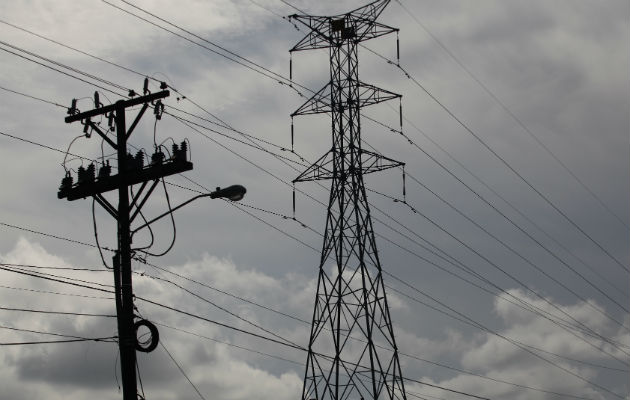 La Dirección Nacional de Electricidad, Agua Potable y Alcantarillado Sanitario realizó trabajos de inspección en las redes de distribución.