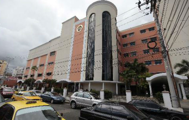 Ante esta situación, se han activado los protocolos establecidos en el Hospital Santo Tomás para la contención y el control de este tipo de brote.