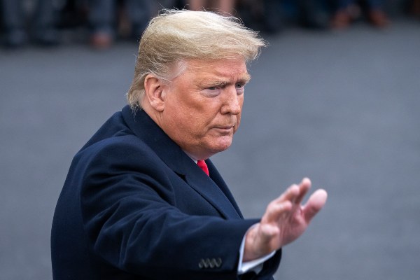 Donald Trump lanzó esta iniciativa después de que esta semana se reactivaran las protestas raciales en algunas partes del país, luego de que la Fiscalía decidiera no imputar de asesinato a los policías implicados en la muerte de la afroamericana Breonna Taylor en marzo pasado en Louisville (Kentucky).