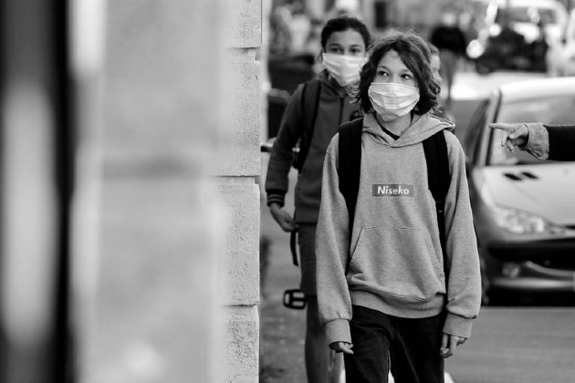 Un porcentaje alto de estudiantes del sistema educativo no tiene acceso al internet para sus clases virtuales. Foto: EFE.