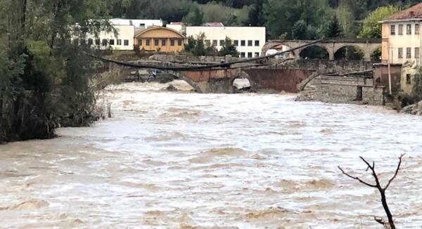 Las precipitaciones diaria registradas en todo el Piamonte han superado el récord histórico de 1958, explicó la agencia regional para la protección del medio ambiente. FOTO/EFE