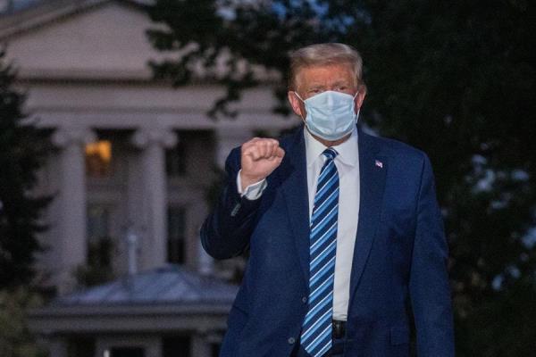 El presidente Donald Trump, mantendrá vigilancia médica las 24 horas del día, ya que los médicos aseguran que no está fuera de peligro. FOTO/EFE