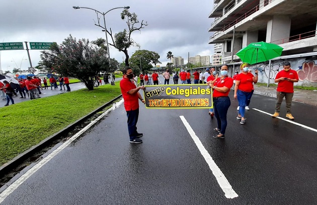 La Avenida Balboa es el punto de protesta de los dueños y conductores de buses colegiales. 