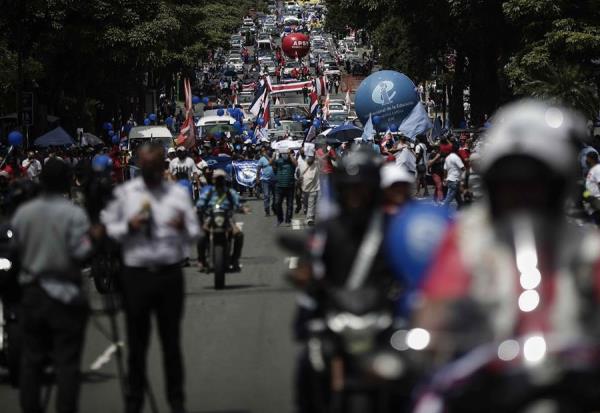 Hasta el momento se contabilizan 81 detenidos y cerca de 100 oficiales de la Policía heridos, pero ninguno de gravedad. FOTO/EFE