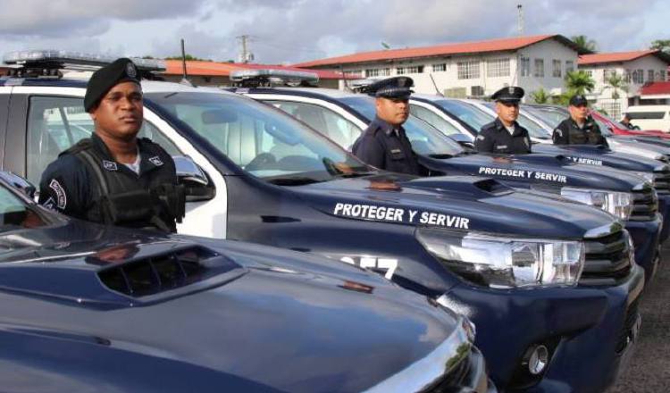 Autoridades en el informe del contrato indicaron que estos autos alquilados son para reforzar labores especificas de la Policía. Archivo