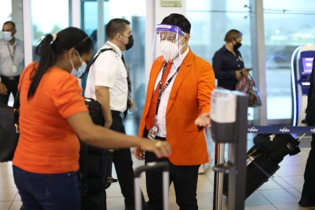 El Aeropuerto de Tocumen indicó que se establecen 3 puestos de hisopado para personas que no traigan la prueba del COVID-19.