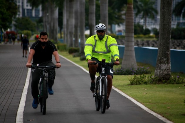 El turismo  genera 4,500 millones de dólares y representa el 10% del PIB de Panamá.