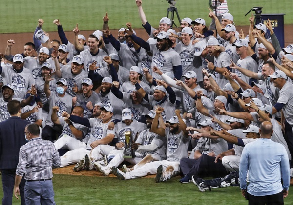 Jugadores de Tampa Bay festejan el título de la Liga Americana. Foto:EFE