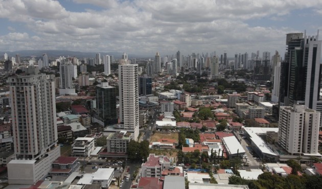 En total, un millón 33 mil créditos o personas pidieron a sus bancos acogerse a medidas de alivio financiero hasta el mes pasado, de acuerdo con cifras de la Asociación Bancaria de Panamá.