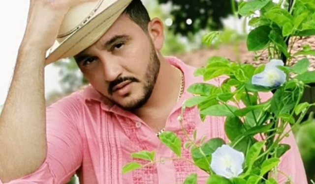 Lucho Pérez, presentador del programa folklórico