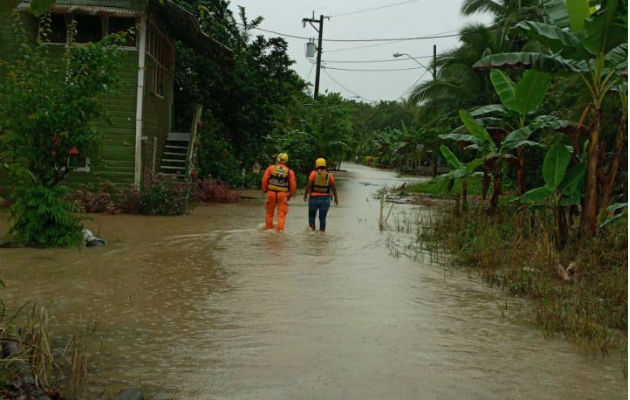 El río Chiriquí Viejo se desbordó, informó el Sinaproc. Foto: José Vásquez.