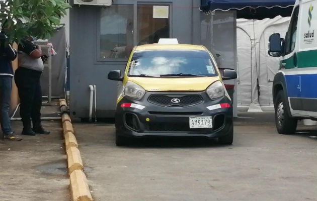  El ahora occiso fue traslado en un taxi hacia el hospital Nicolas A. Solano de La Chorrera. Foto: Eric A. Montenegro.