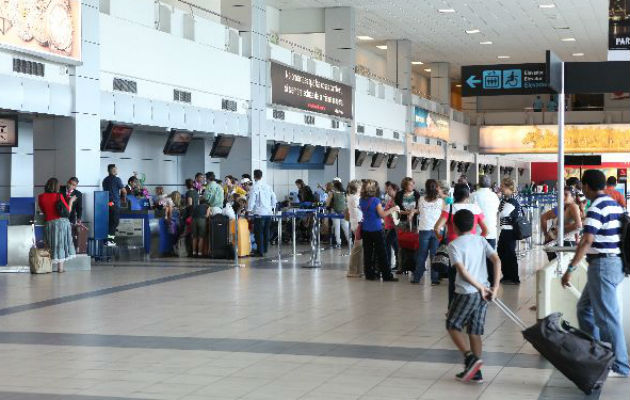 Según las estimaciones, saldrán por la terminal aérea 15,784 viajeros.