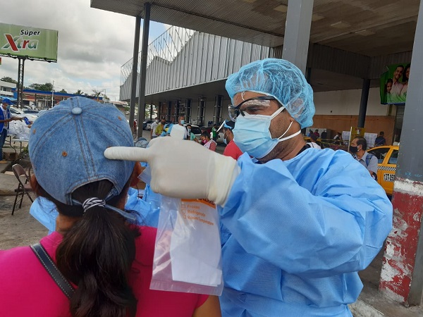 Sin importar el riesgo brinda atención médica.