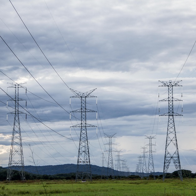 Por cada hora sin energía eléctrica se pierden $1.3 millones, que le cuesta a todos los panameños. Archivo