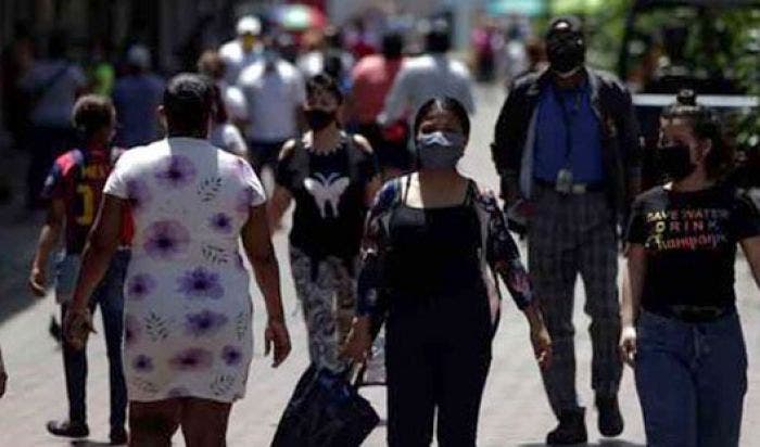 Tras la crisis económica, social y fiscal que ha generado la pandemia, la atención inmediata del Gobierno Nacional se enfocó en dos áreas. Foto/EFE Archivo