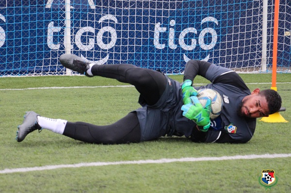 la_roja_manota_meia_2.jpg José Calderón. Foto:Fepafut