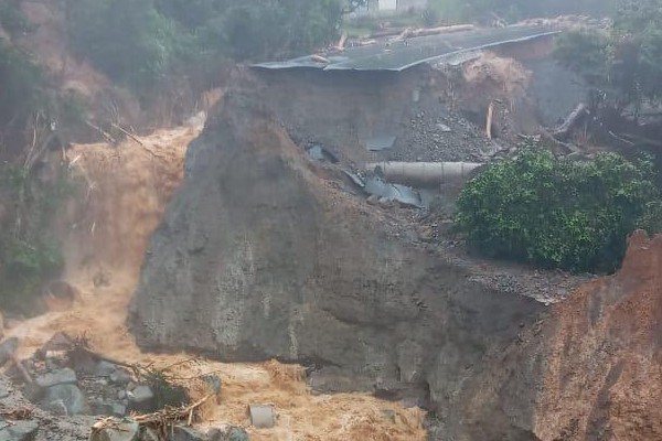 Un alud en Las Minas, en Chiriquí ha trancado la vía de acceso hacia Bocas del Toro.