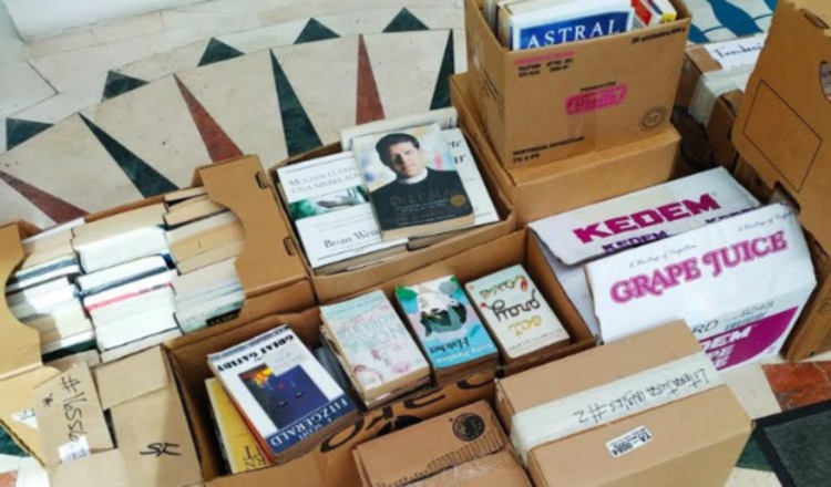 Entregaron más de 400 libros. Cortesía