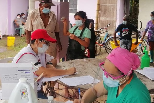 Los equipos de salud en Chiriquí se trasladaron a zonas como San Isidro en Bugaba; donde se aplicaron las pruebas de hisopados.