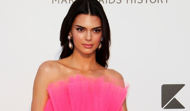 La modelo estadounidense Kendall Jenner en una fiesta del ámbito del Festival de Cine de Cannes.  Foto: EFE