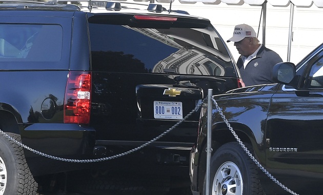 El presidente Donald Trump, salió como todos los domingos a jugar golf. Foto: EFE
