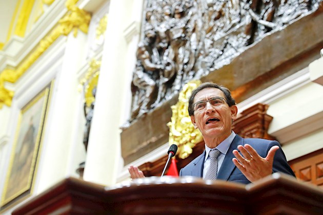El presidente de Perú, Martín Vizcarra, rechazó ante el Congreso haber recibido sobornos cuando ejerció como gobernador regional de Moquegua