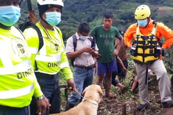 Se han logrado evacuar y rescatar hasta el momento 833 personas que quedaron atrapadas o incomunicadas.